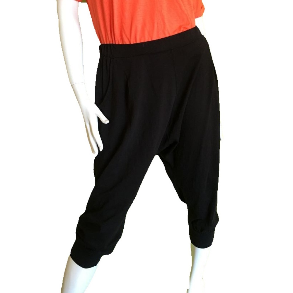 NWT Velvet Graham & Spencer Black Cropped Joggers